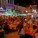 Jika Anda mencari pusat kehidupan malam di Bangkok, Khao San Road adalah tempat yang harus Anda kunjungi